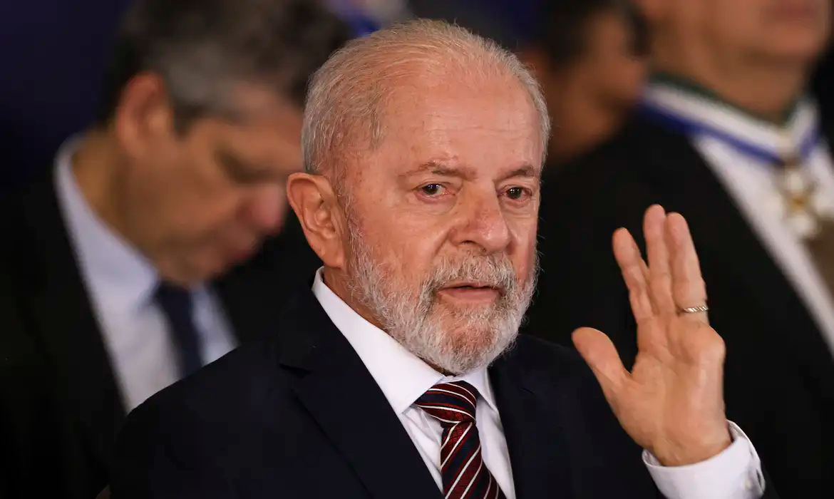 Lula anuncia crédito para reformas e acesso a médicos especialistas